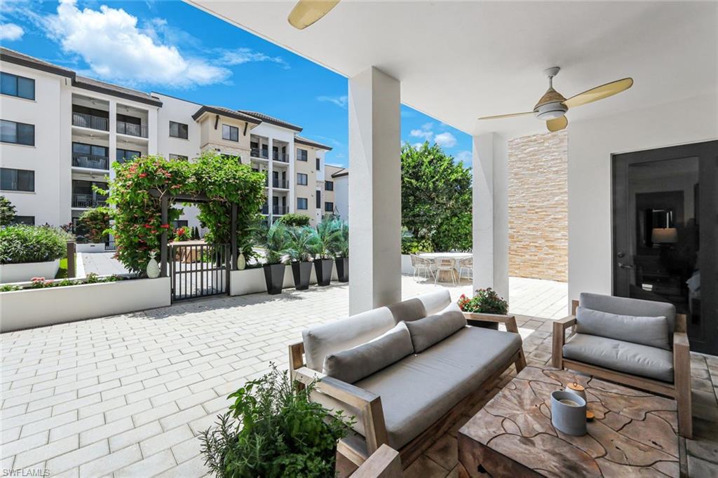 NAPLES SQUARE - Residential