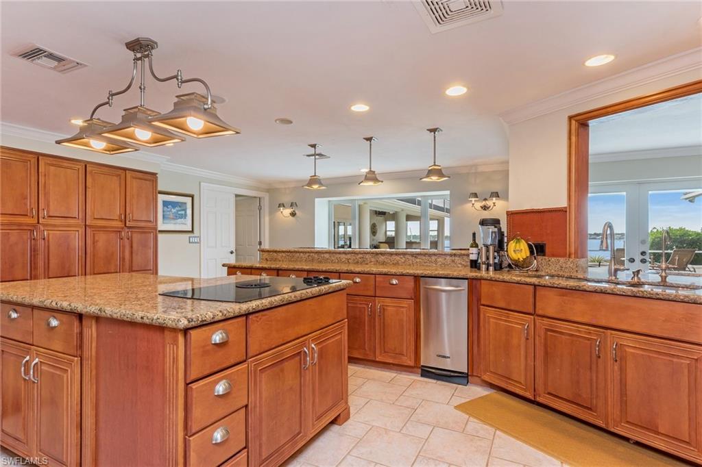 ROYAL HARBOR - Residential