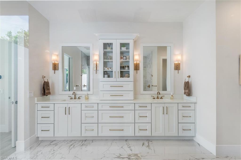 MARCO BEACH - Residential