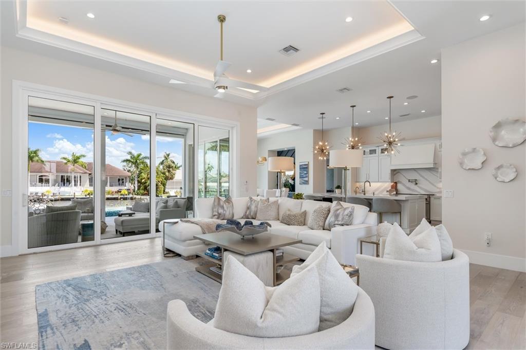 MARCO BEACH - Residential