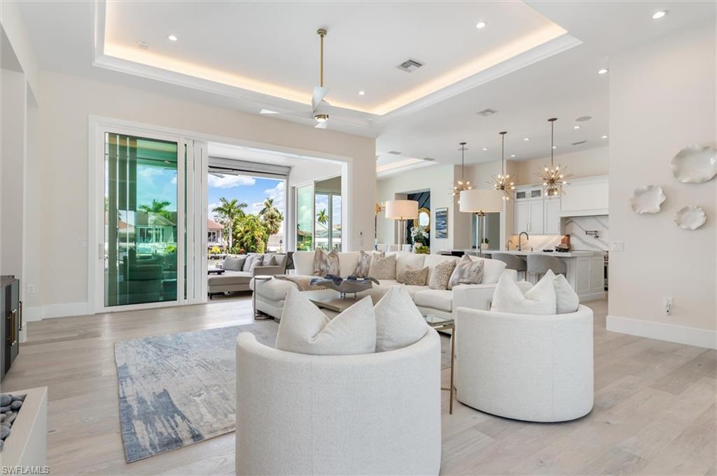 MARCO BEACH - Residential