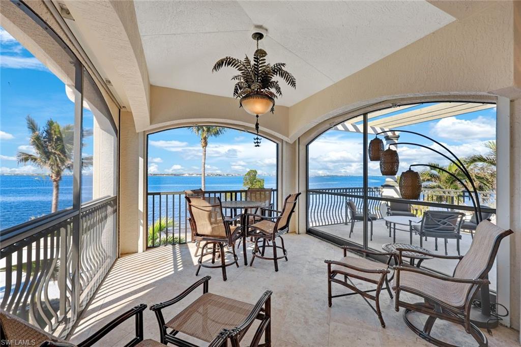 EDGEWATER - Residential