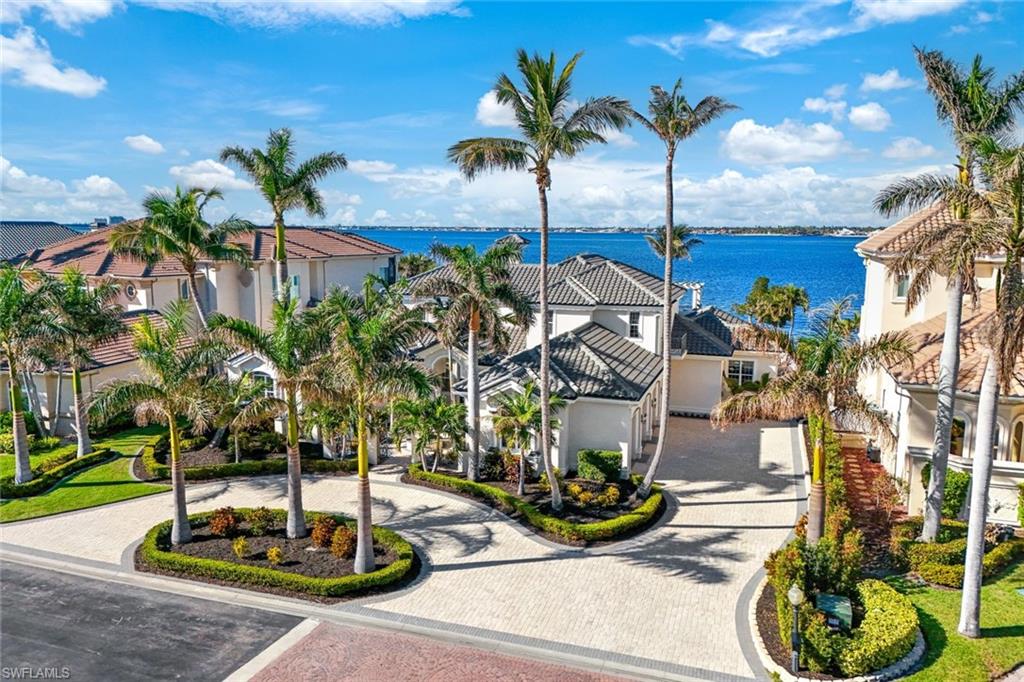 EDGEWATER - Residential