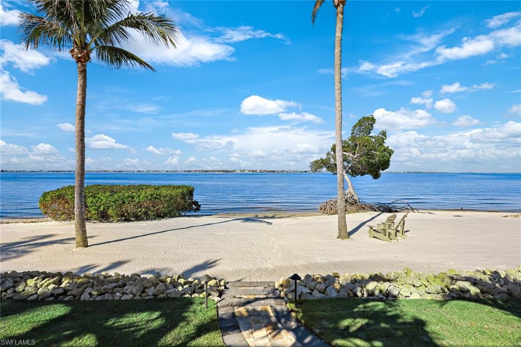 EDGEWATER - Residential