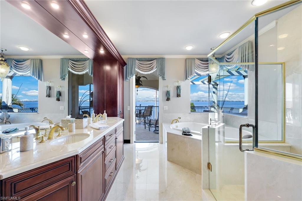 EDGEWATER - Residential