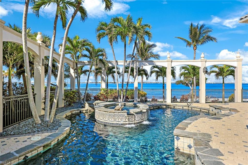 EDGEWATER - Residential