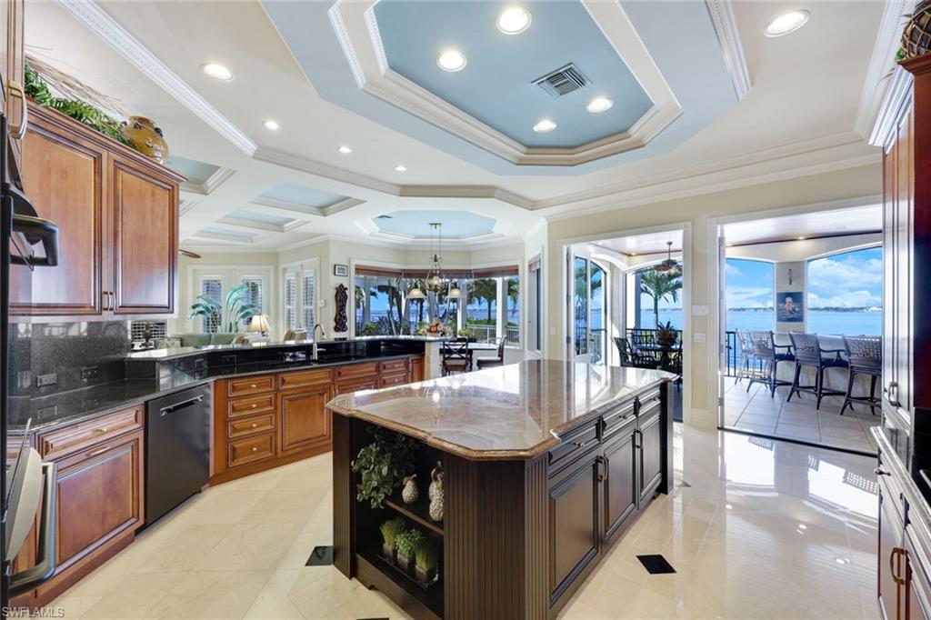 EDGEWATER - Residential