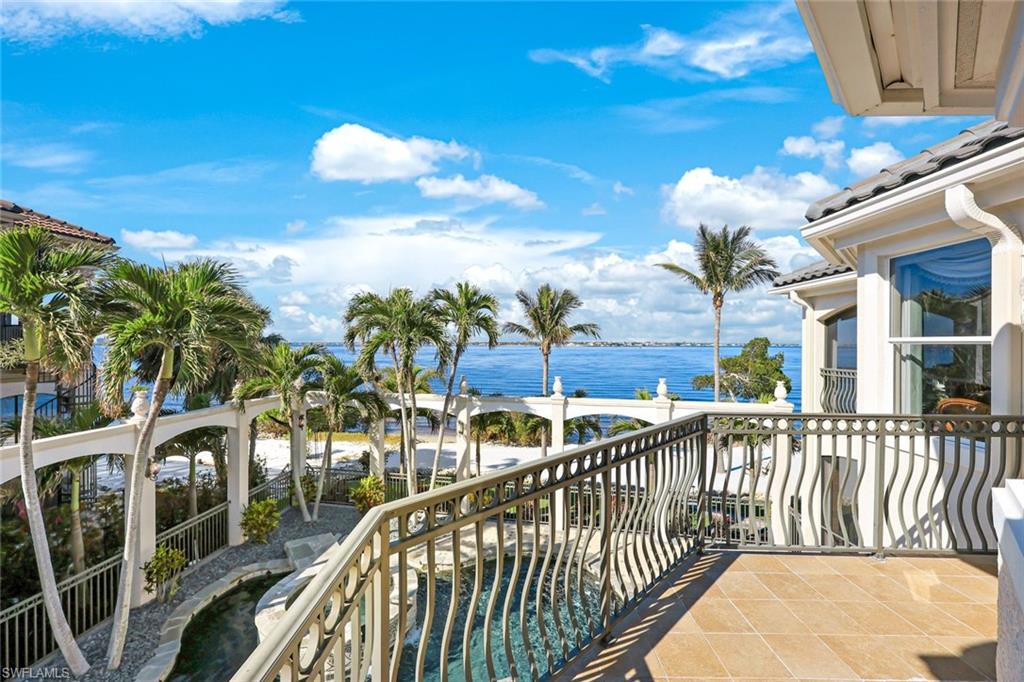 EDGEWATER - Residential