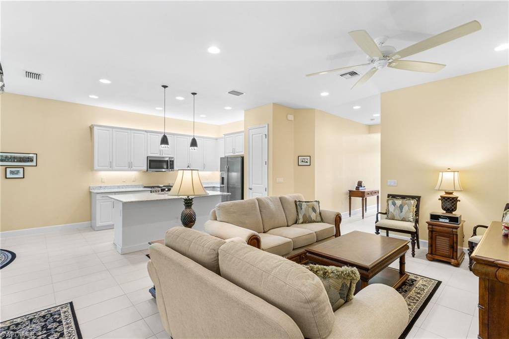 VALENCIA TRAILS - Residential