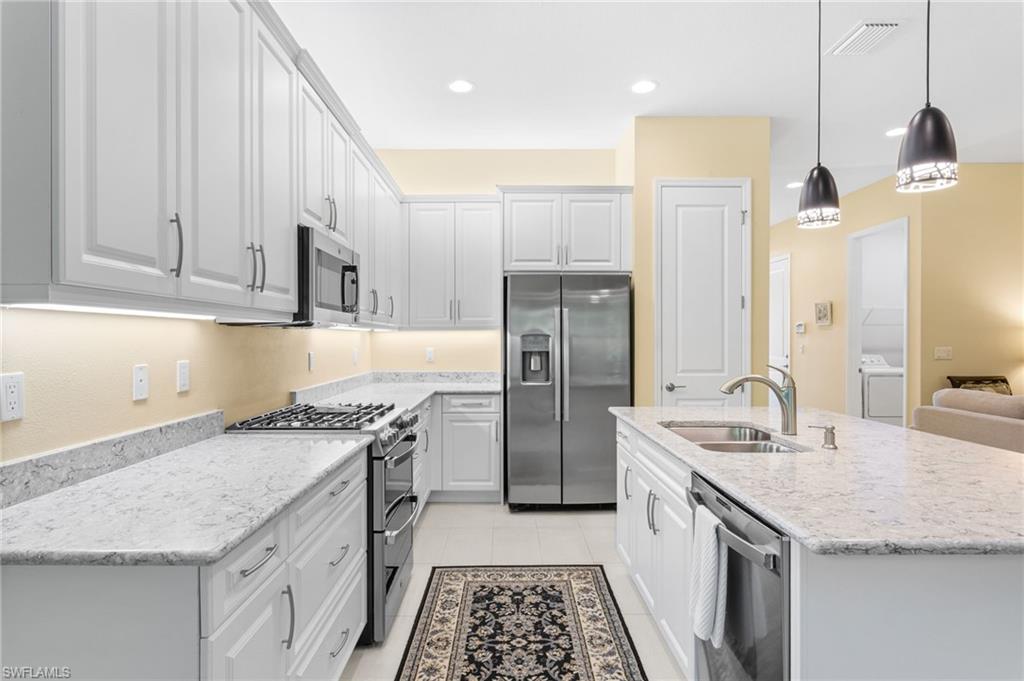 VALENCIA TRAILS - Residential