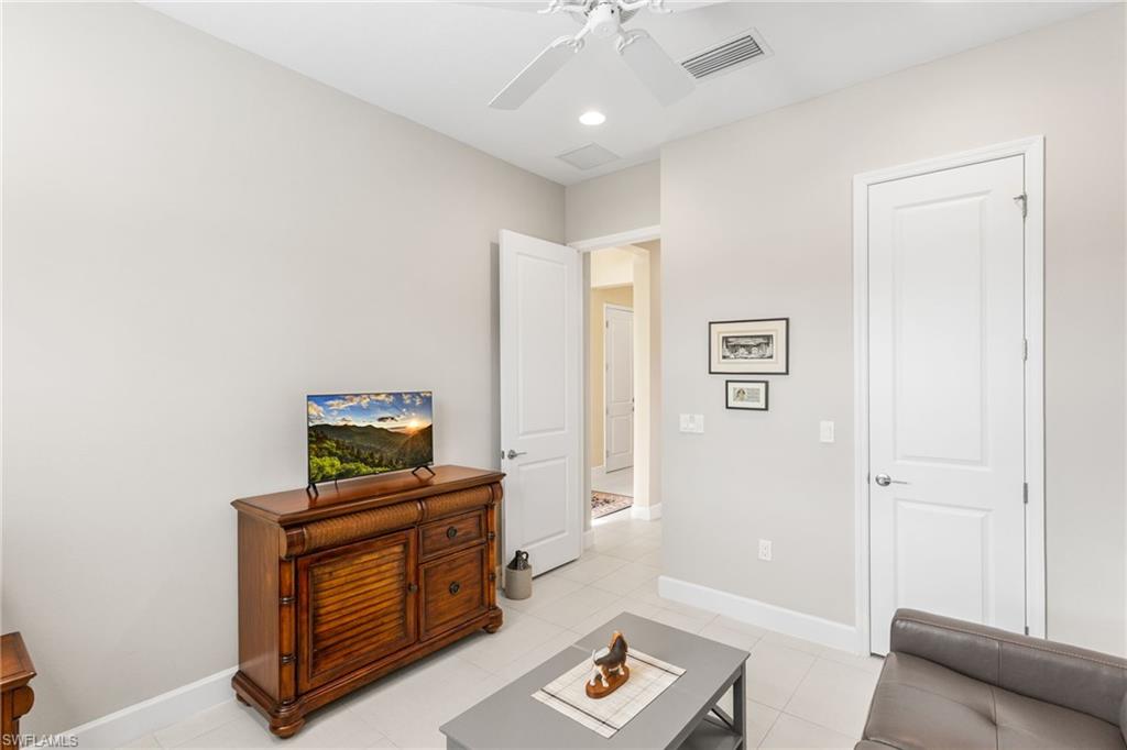 VALENCIA TRAILS - Residential