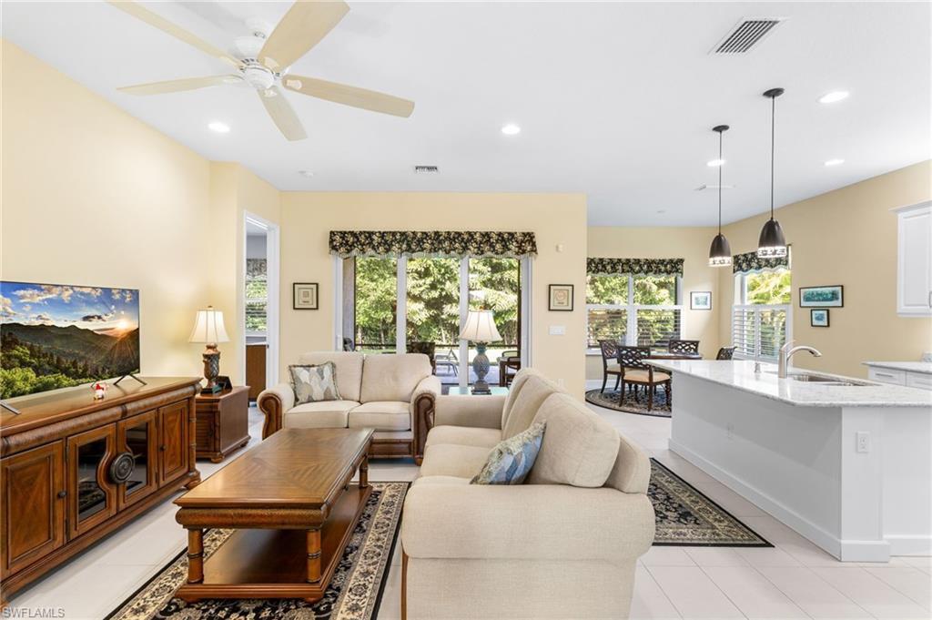 VALENCIA TRAILS - Residential