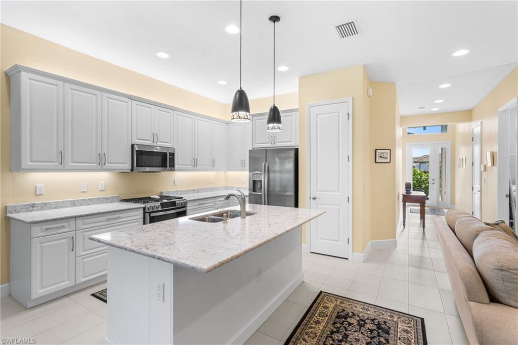 VALENCIA TRAILS - Residential