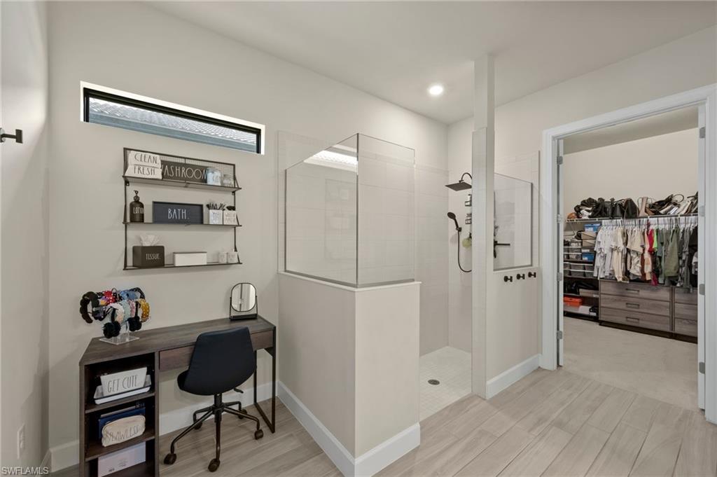 CORKSCREW SHORES - Residential