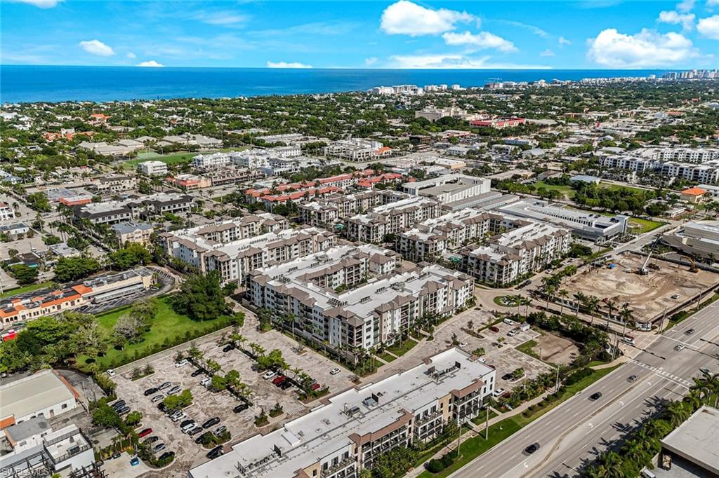 NAPLES SQUARE - Residential
