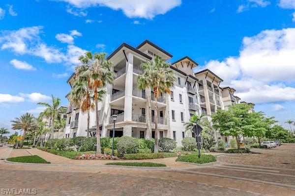 NAPLES SQUARE - Residential