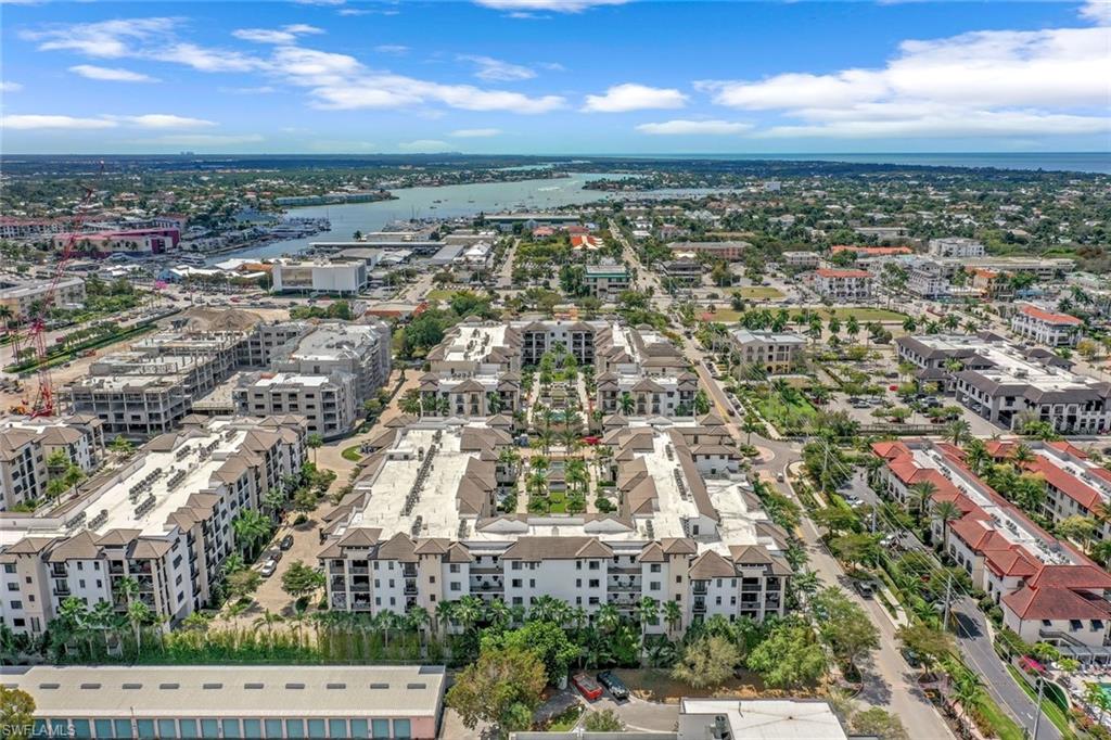 NAPLES SQUARE - Residential