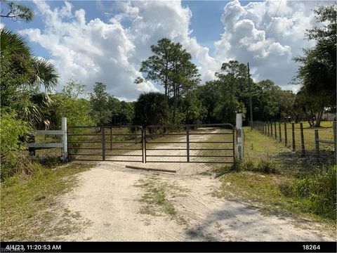 A home in CLEWISTON