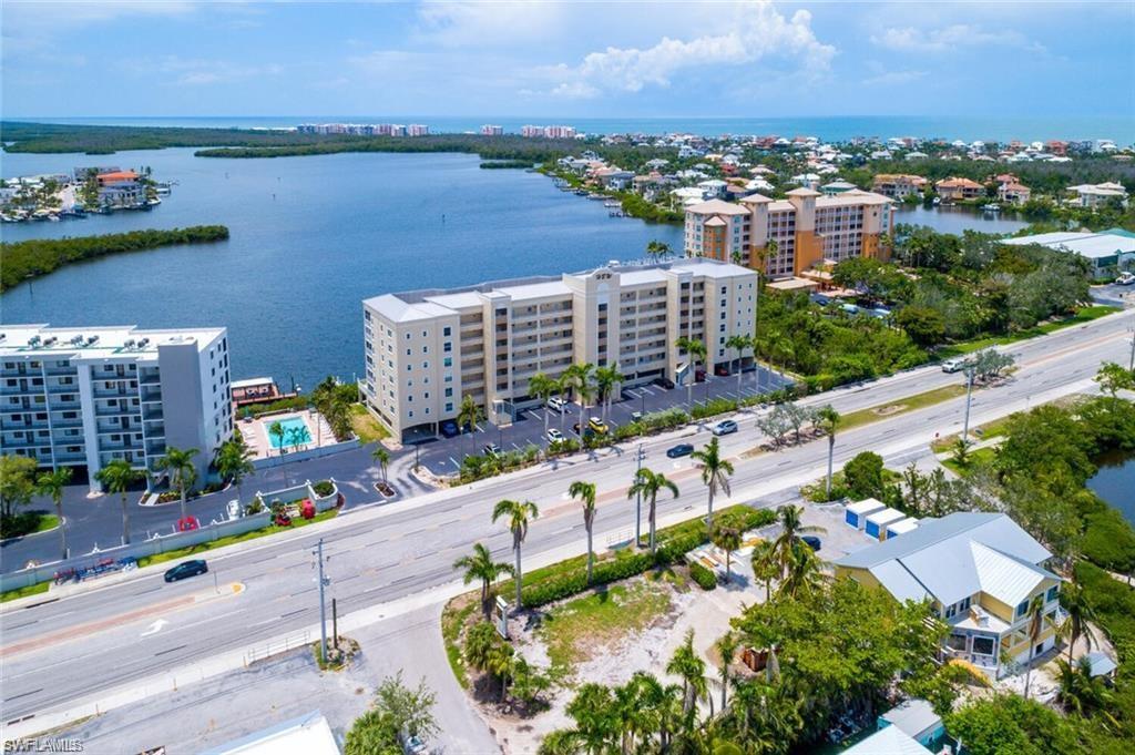 HICKORY BAY WEST - Residential