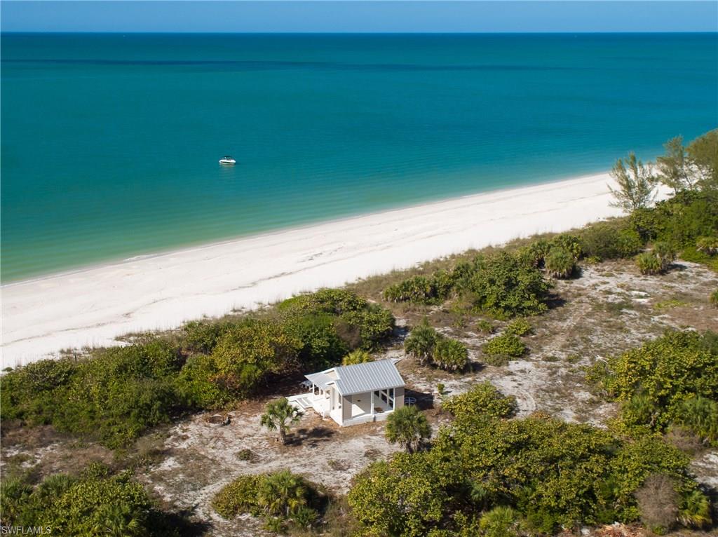 KEEWAYDIN ISLAND - Land