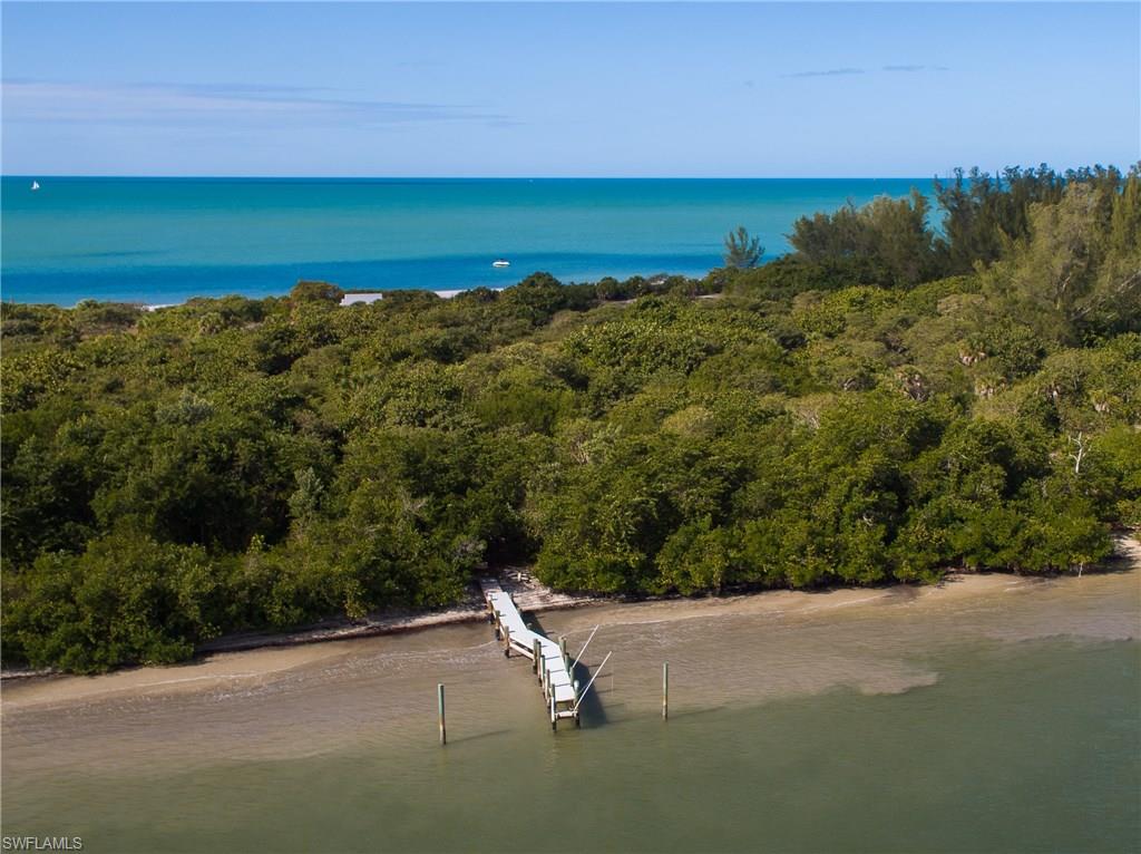 KEEWAYDIN ISLAND - Land