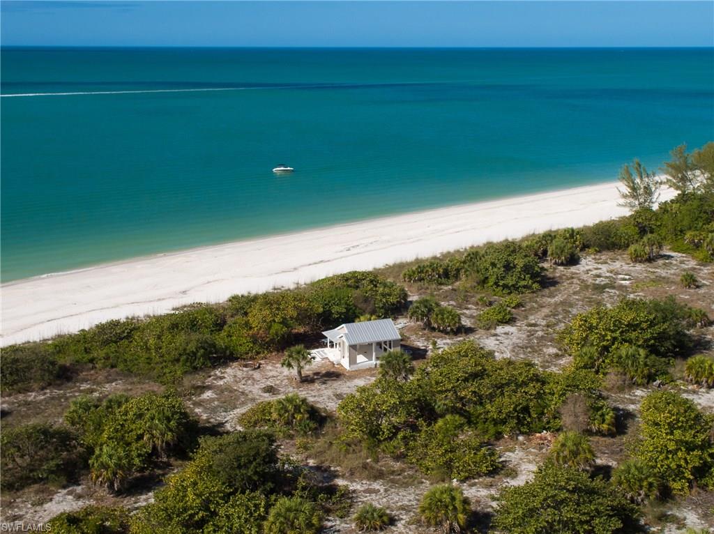 KEEWAYDIN ISLAND - Land