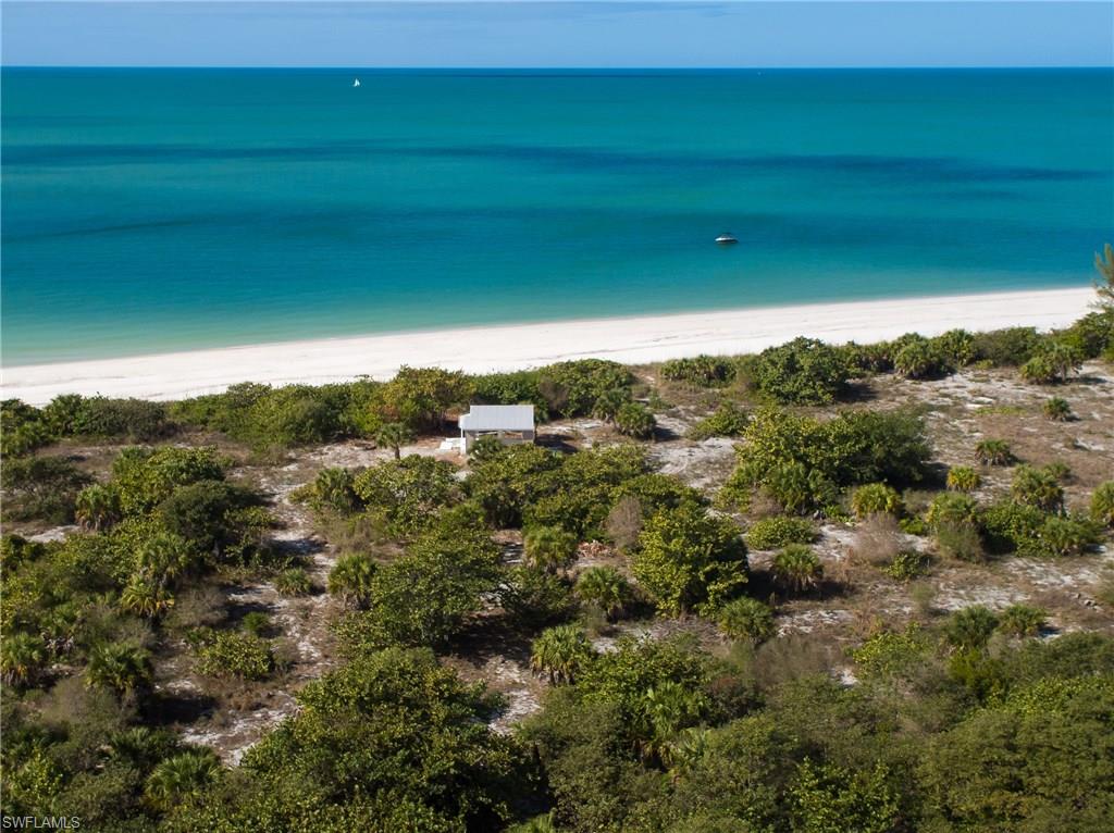 KEEWAYDIN ISLAND - Land