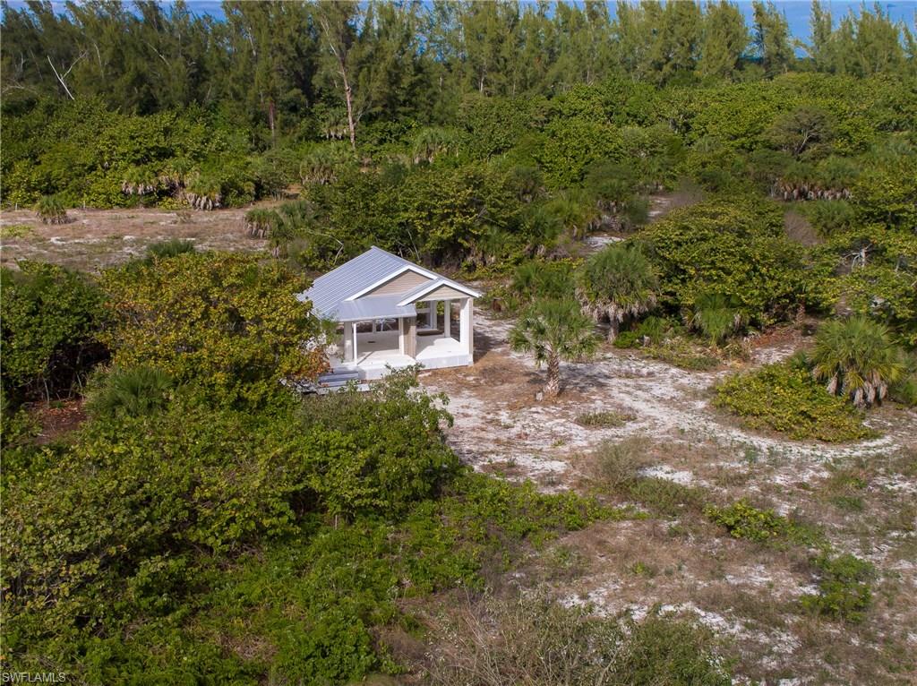 KEEWAYDIN ISLAND - Land