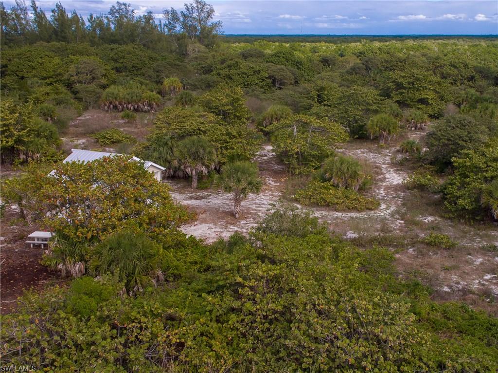 KEEWAYDIN ISLAND - Land