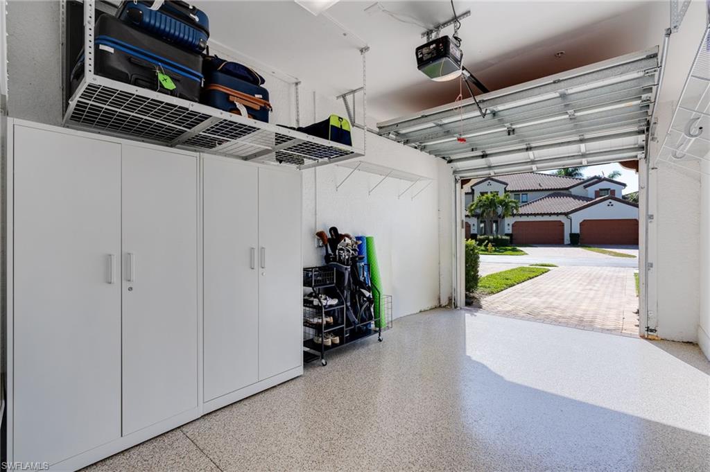 COACH HOMES AT LIVINGSTON LAKES - Residential