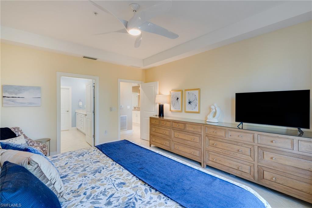 COACH HOMES AT LIVINGSTON LAKES - Residential