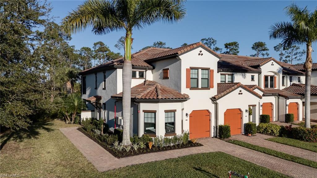 COACH HOMES AT LIVINGSTON LAKES - Residential