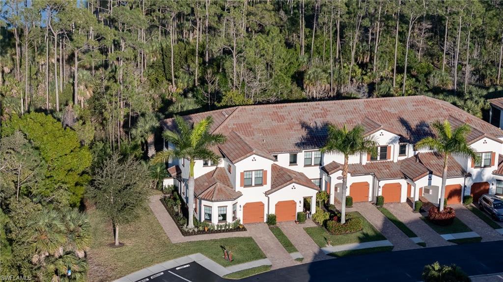 COACH HOMES AT LIVINGSTON LAKES - Residential