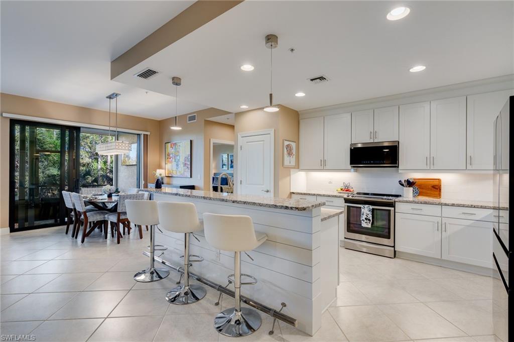 COACH HOMES AT LIVINGSTON LAKES - Residential