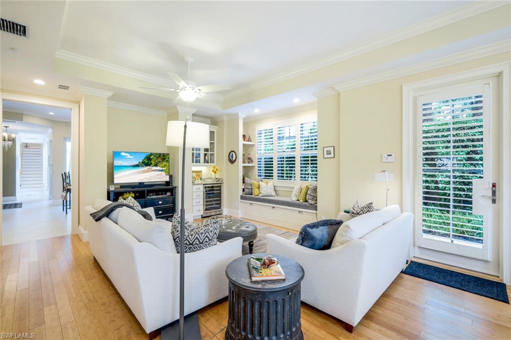 RESIDENCES OF OLD NAPLES - Residential