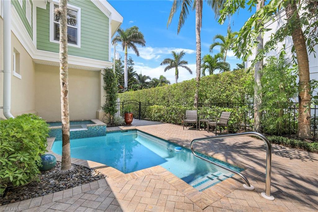 RESIDENCES OF OLD NAPLES - Residential