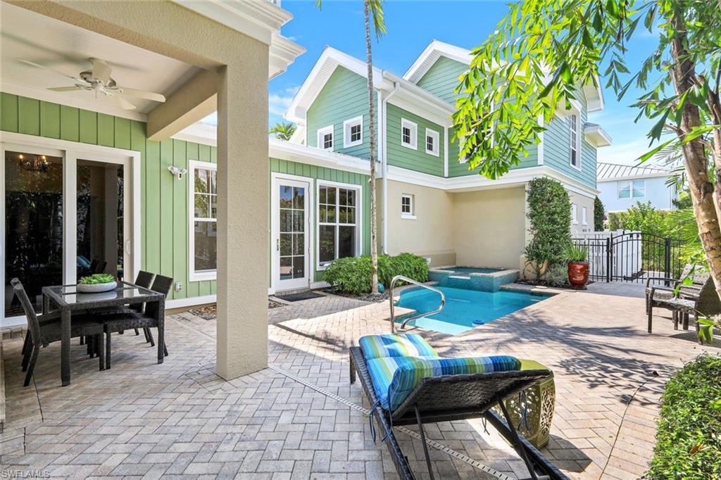 RESIDENCES OF OLD NAPLES - Residential