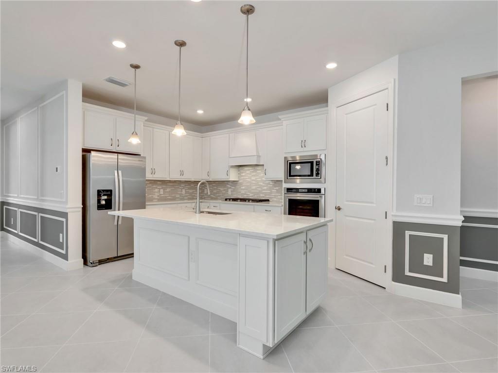 VENTANA POINTE - Residential