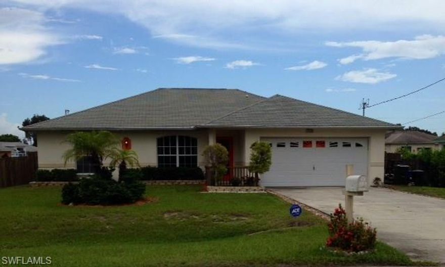 Very nice home with 3 beds 2 baths plus a den.  Arched windows and vaulted ceilings add unique charter to this home.  Master bedroom has a walk in closet and a bath with shower.  The guest bedrooms feature a jack and Jill bath which also opens to the den.  The eat in  kitchen has a breakfast bar and opens into the tiled and screened lanai.  The large yard is totally enclosed with privacy fence.  The flooring in the living area, hall and laundry are is a high quality laminate.