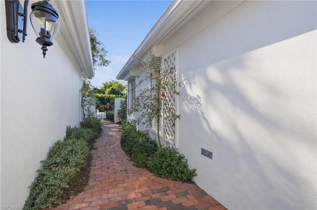 NAPLES BATH AND TENNIS CLUB - Residential