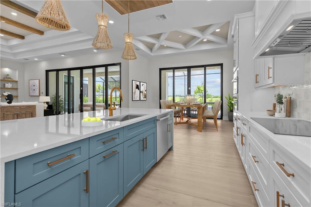 COUNTRY CLUB - Residential