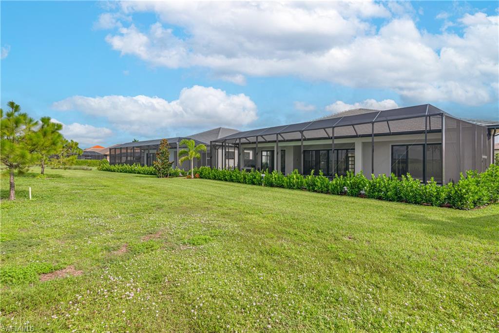 COUNTRY CLUB - Residential