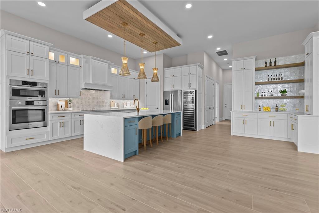 COUNTRY CLUB - Residential