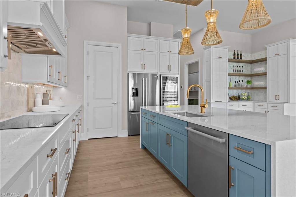 COUNTRY CLUB - Residential