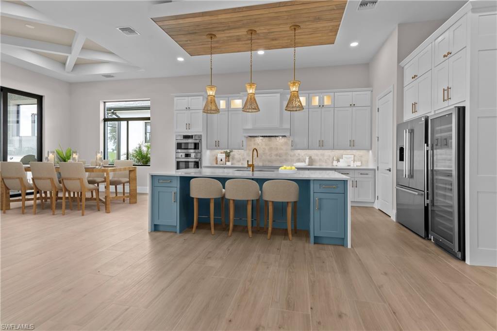 COUNTRY CLUB - Residential