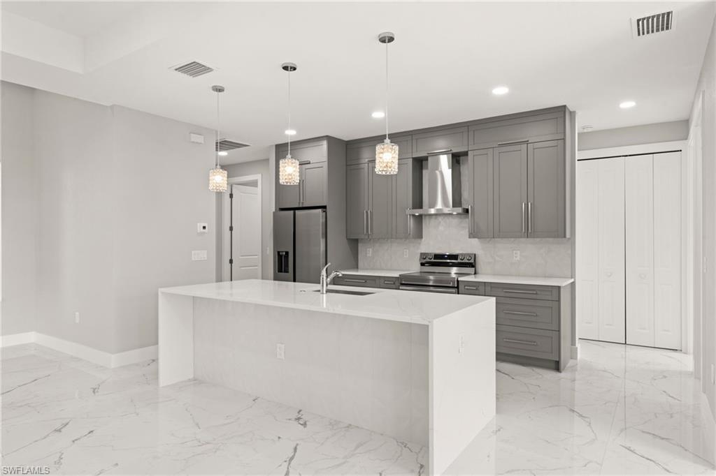 CAPE CORAL - Residential