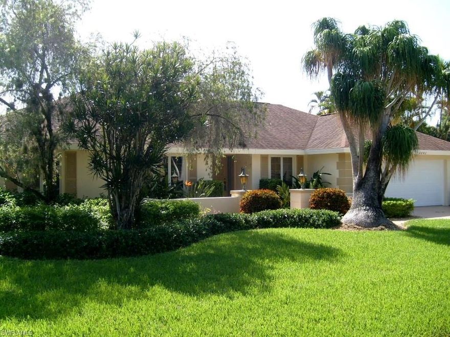 Bring your boat to this deep water gulf access, pool home in Fort Myers prestigious Palmetto Point. A boating community located only minutes to the open waters of The Gulf of Mexico, and featuring multi-million dollar homes! This spacious 4 bedroom home boasts of over 3000 square feet with an open concept and split bedroom floor plan. Also features lovely views of the wide canal, nicely landscaped tropical foliage, large boats, yachts, and pool area.  Additional features to include concrete block construction, insulated Anderson windows, newly painted exterior in July 2015, a 30 year roof shingle installed in 2005, 2 A/C zones (13 seer & 16 seer), the garage is insulated and has its own A/C & heat. The boat dock is equipped with a 16,000 lb boat lift, and currently set to accommodate a 35 foot boat. You'll also enjoy this waterfront home while in the screen enclosed pool, hot tub, and patio area.  A great spot for entertaining, relaxing, and/or viewing the water & large boats.