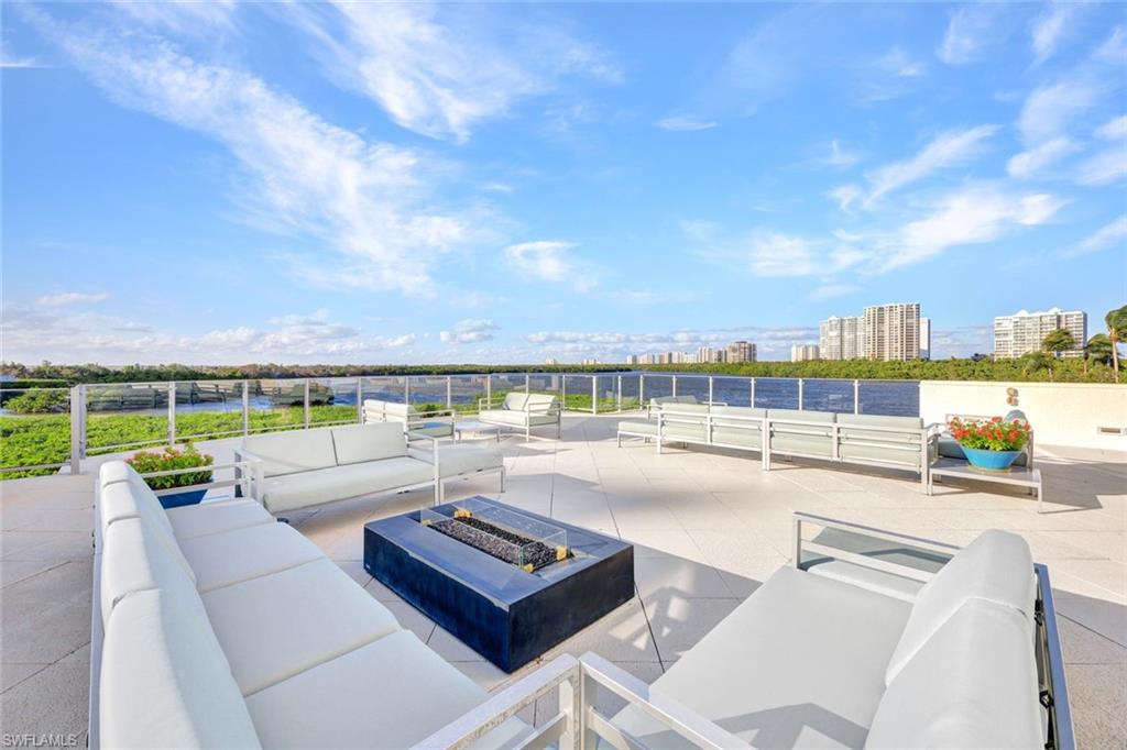 BAYPOINTE AT NAPLES CAY - Residential