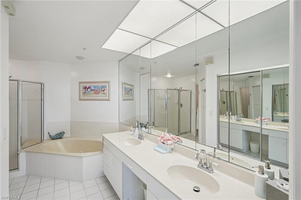 BAREFOOT BEACH CLUB - Residential