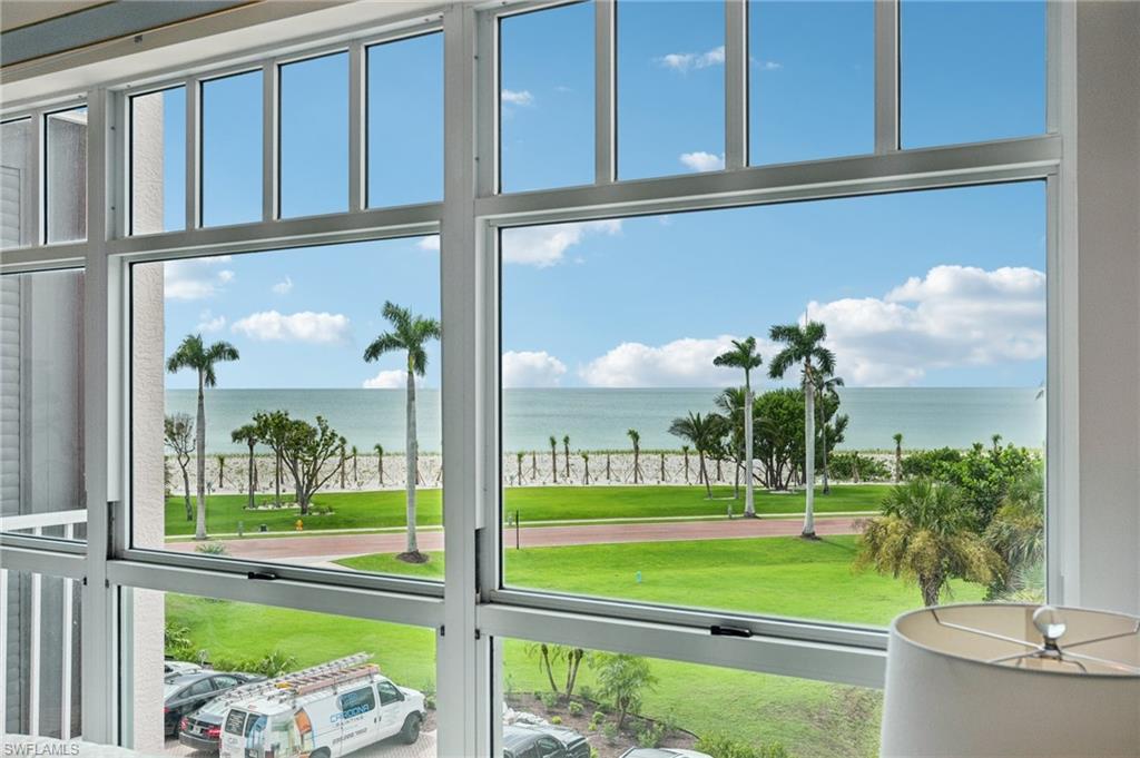 BAREFOOT BEACH CLUB - Residential